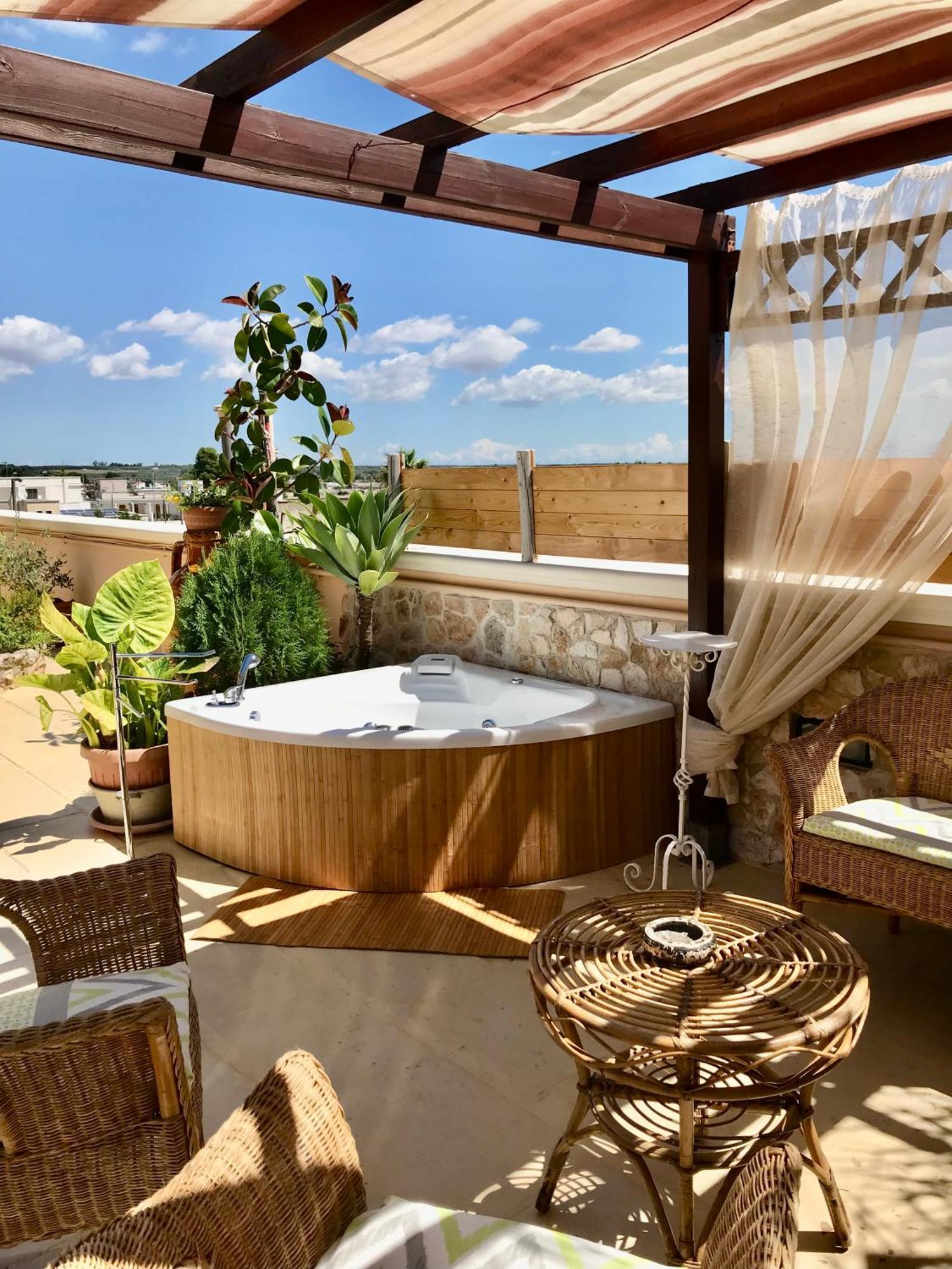 Appartamento No Vabbe! Penthouse… Torre Santa Susanna Esterno foto
