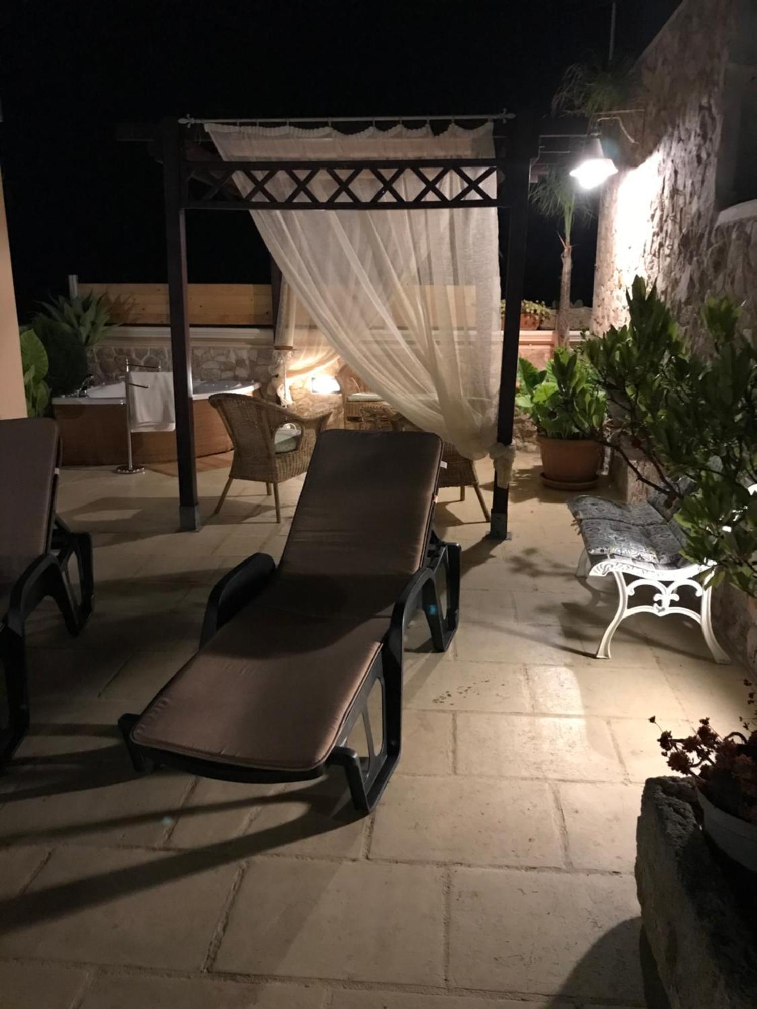 Appartamento No Vabbe! Penthouse… Torre Santa Susanna Esterno foto