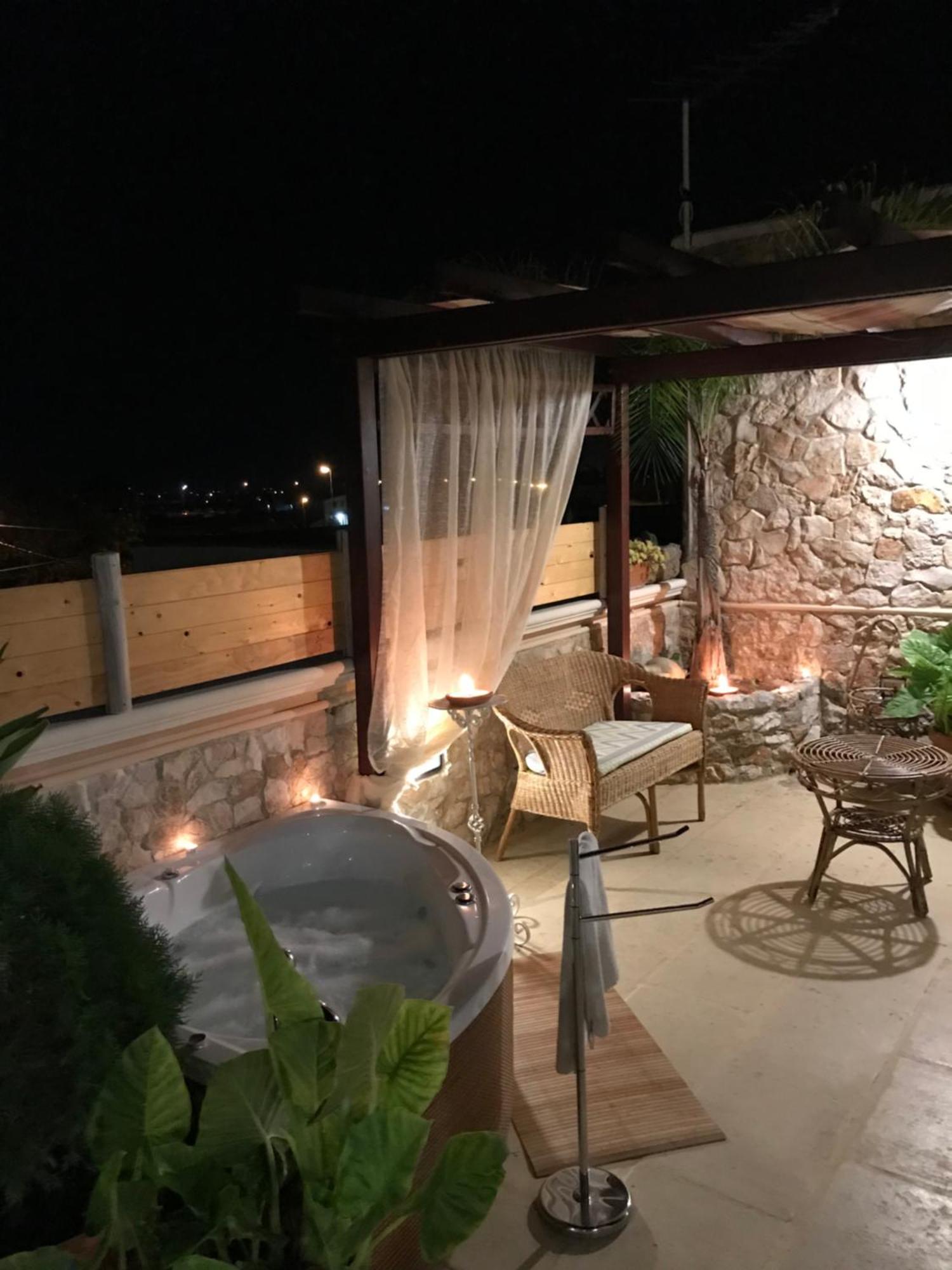 Appartamento No Vabbe! Penthouse… Torre Santa Susanna Esterno foto