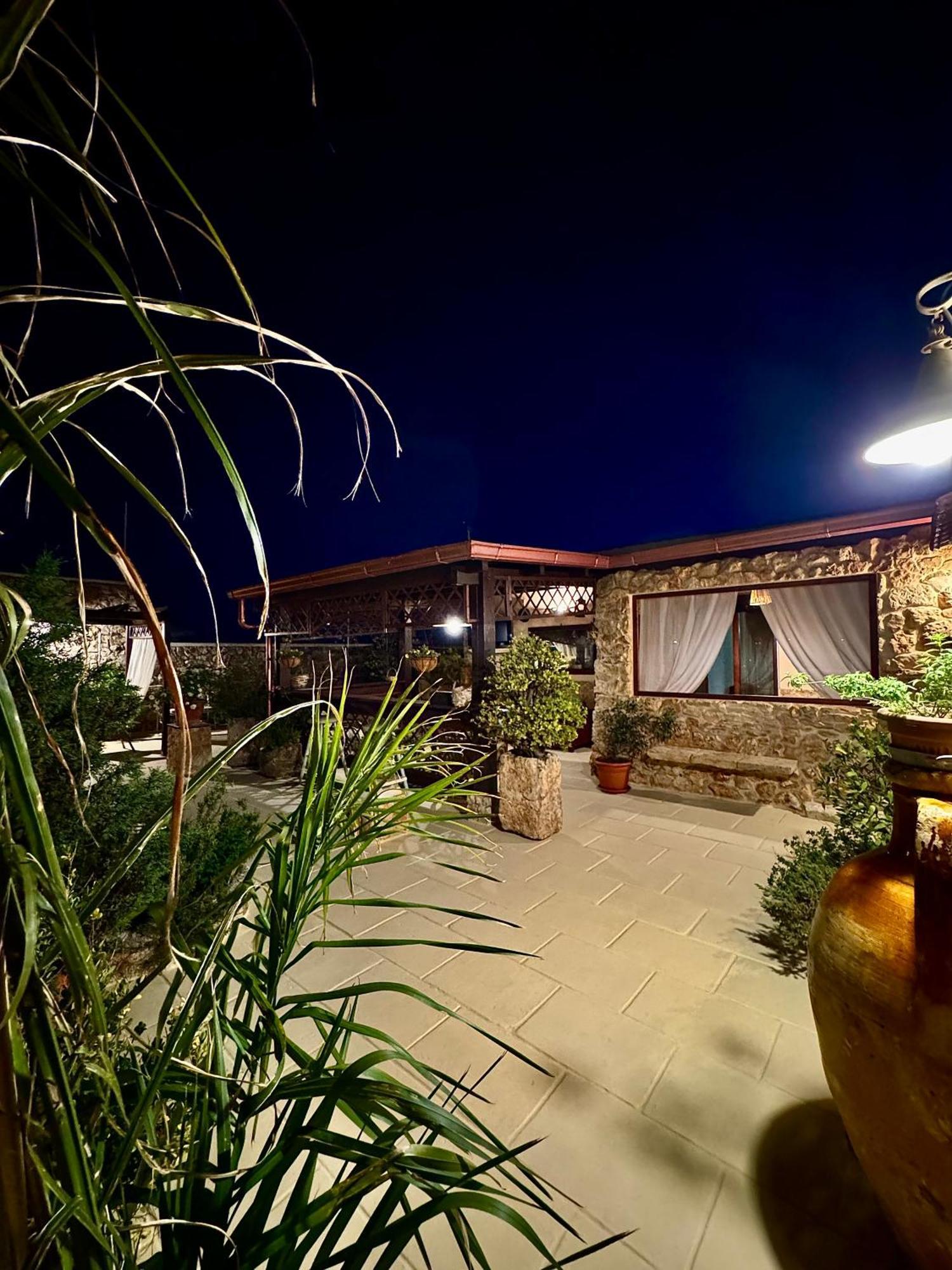 Appartamento No Vabbe! Penthouse… Torre Santa Susanna Esterno foto