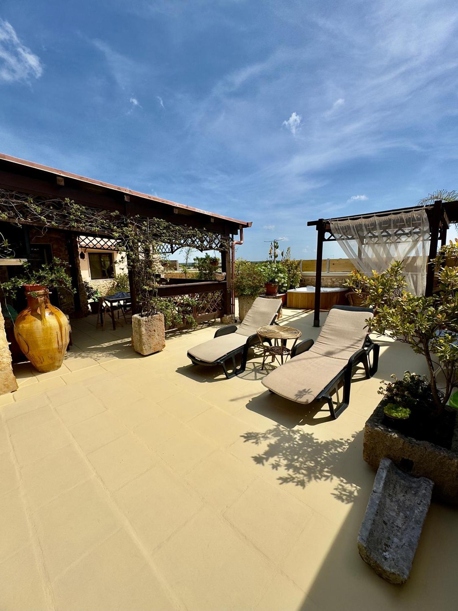 Appartamento No Vabbe! Penthouse… Torre Santa Susanna Esterno foto