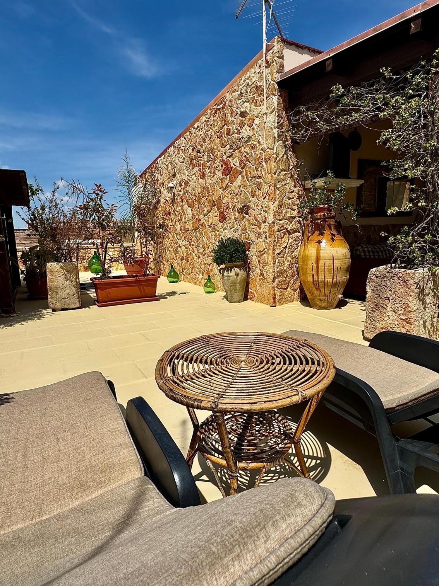Appartamento No Vabbe! Penthouse… Torre Santa Susanna Esterno foto