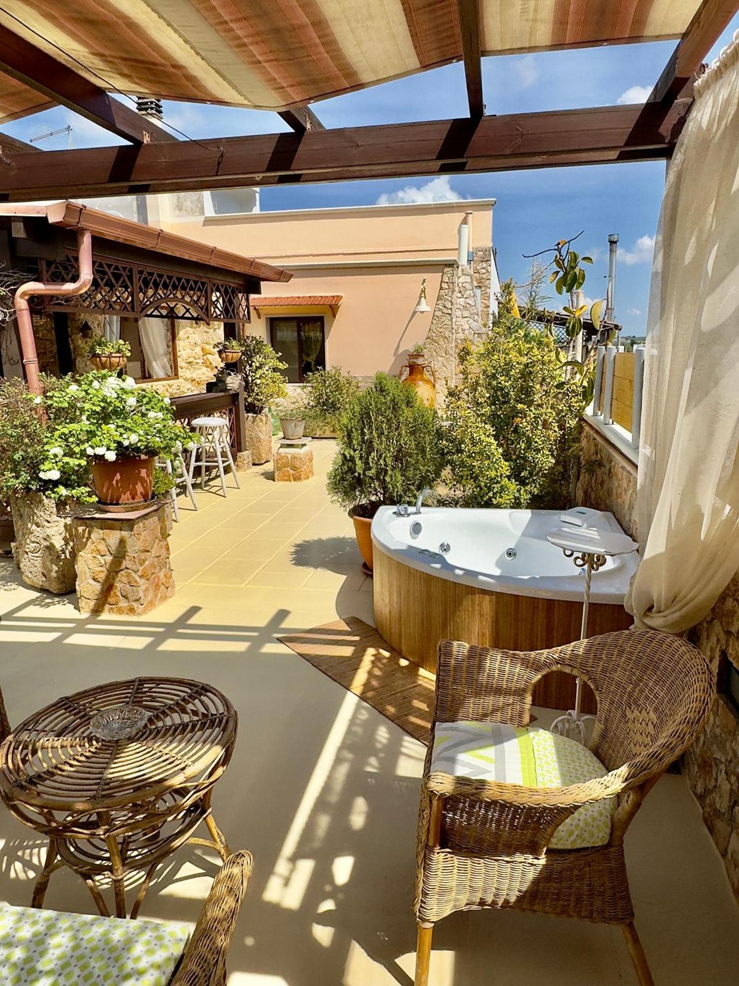 Appartamento No Vabbe! Penthouse… Torre Santa Susanna Esterno foto