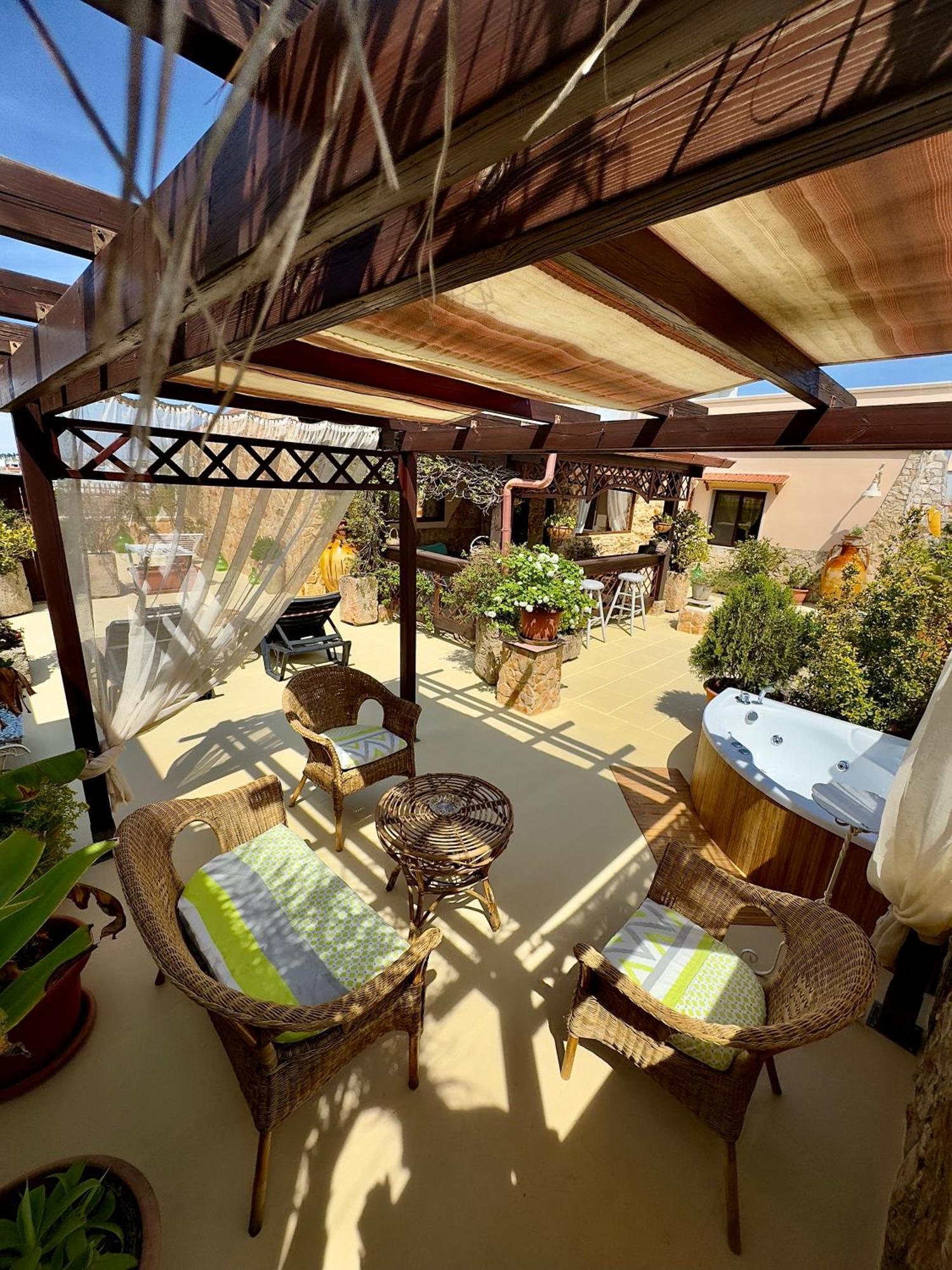 Appartamento No Vabbe! Penthouse… Torre Santa Susanna Esterno foto