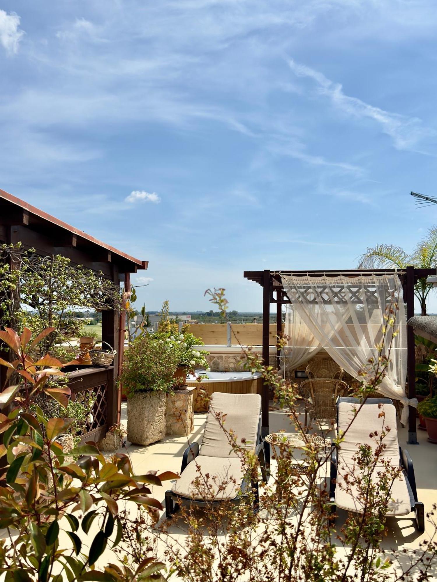 Appartamento No Vabbe! Penthouse… Torre Santa Susanna Esterno foto